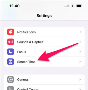 Screenshot of the iOS Settings app showing the main settings page.